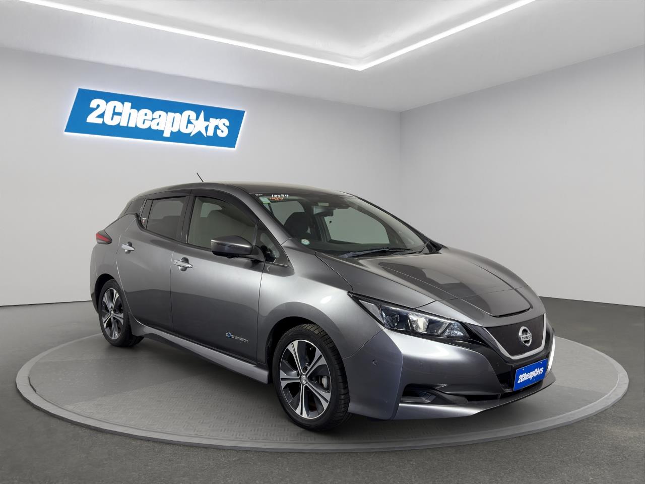 2018 Nissan Leaf X Hatchback HEATED SEATS + 360 DEGREE CAMERA