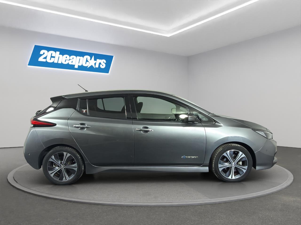 2018 Nissan Leaf X Hatchback HEATED SEATS + 360 DEGREE CAMERA