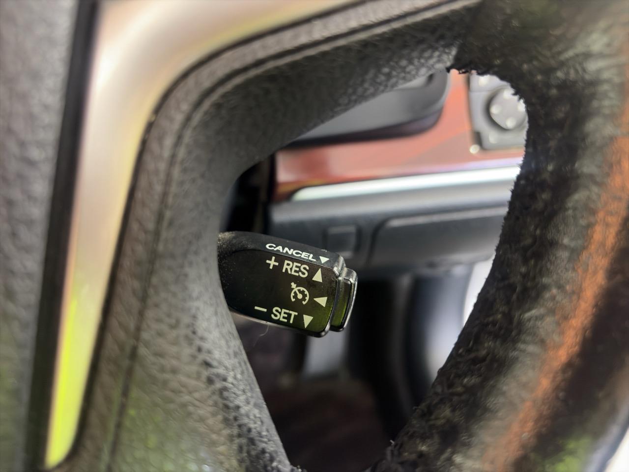 2013 Toyota Crown Royal Sedan CRUISE CONTROL + PUSH SRART + AUTO LIGHTS