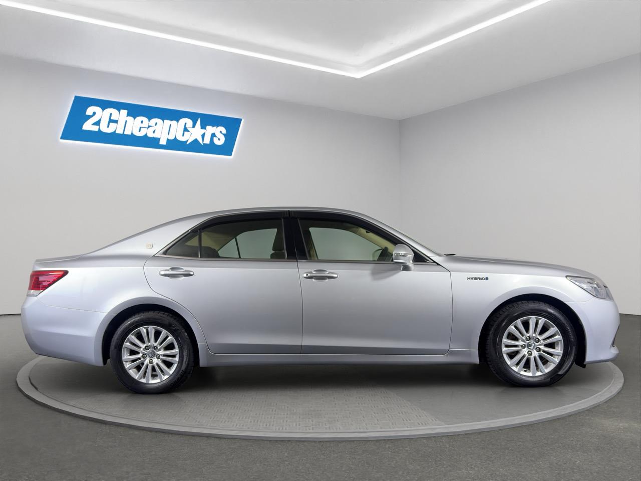 2013 Toyota Crown Royal Sedan CRUISE CONTROL + PUSH SRART + AUTO LIGHTS