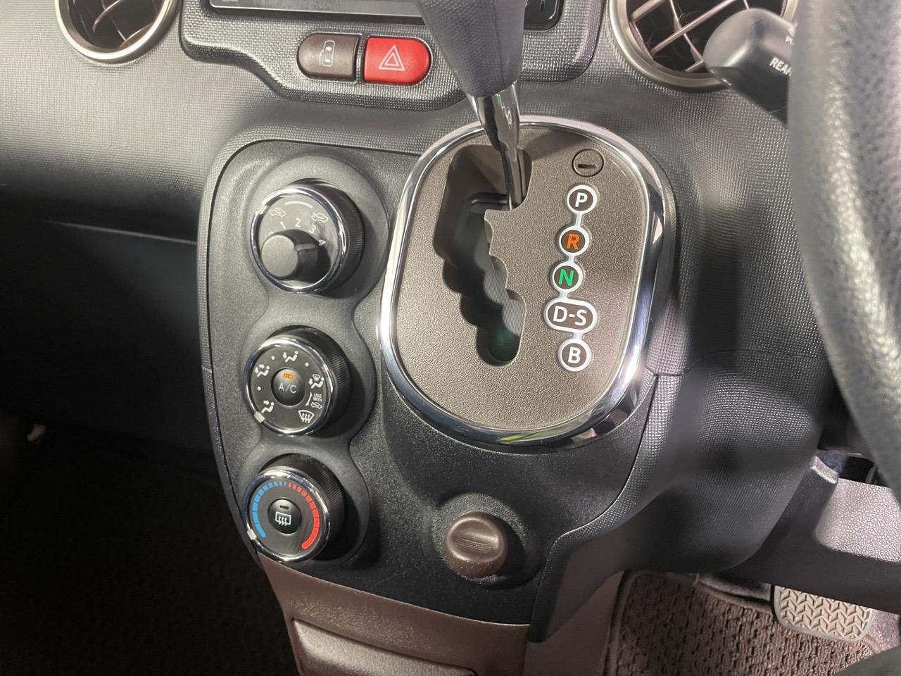 2014 Toyota SPADE 1.5F Hatchback REVERSING CAMERA + PUSH BUTTON START + AUTO LIGHTS