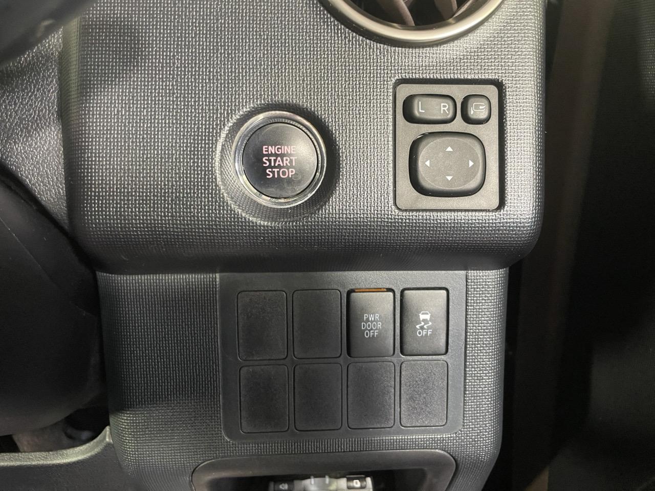 2014 Toyota SPADE 1.5F Hatchback REVERSING CAMERA + PUSH BUTTON START + AUTO LIGHTS