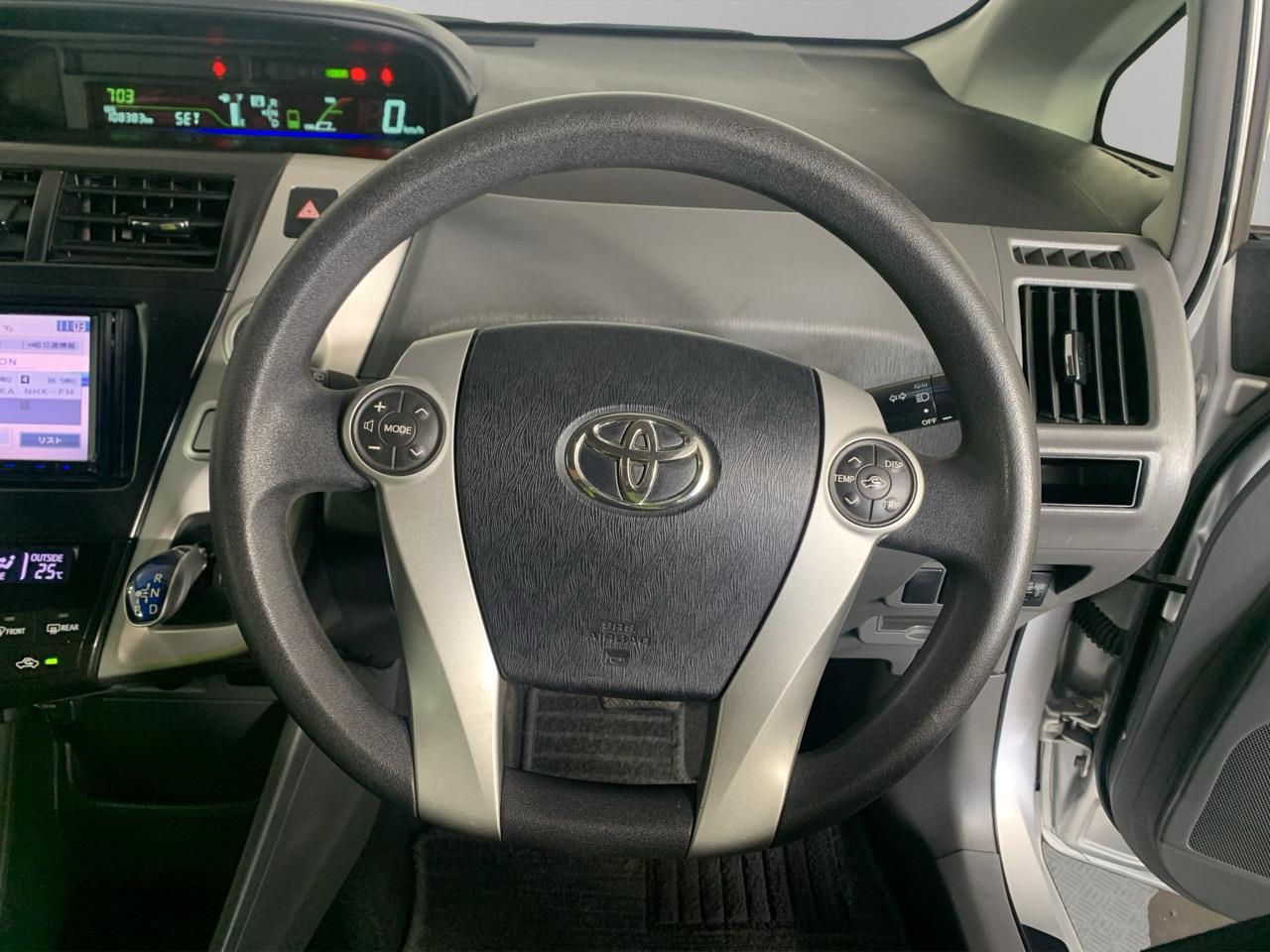 2014 Toyota Prius Alpha Hybrid Station Wagon PUSH BUTTON START + AUTO LIGHTS + GREAT SPACE