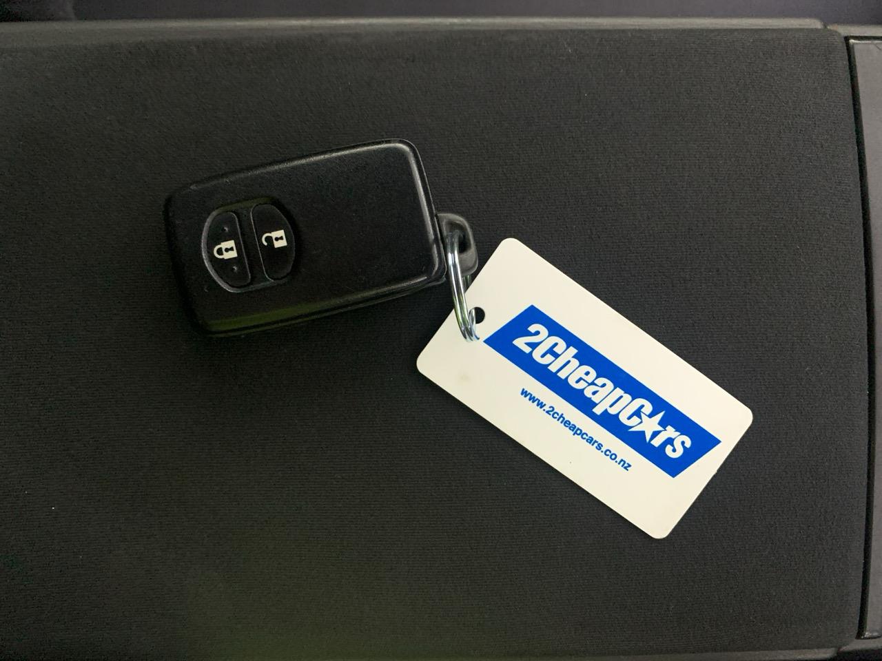 2014 Toyota Prius Alpha Hybrid Station Wagon PUSH BUTTON START + AUTO LIGHTS + GREAT SPACE