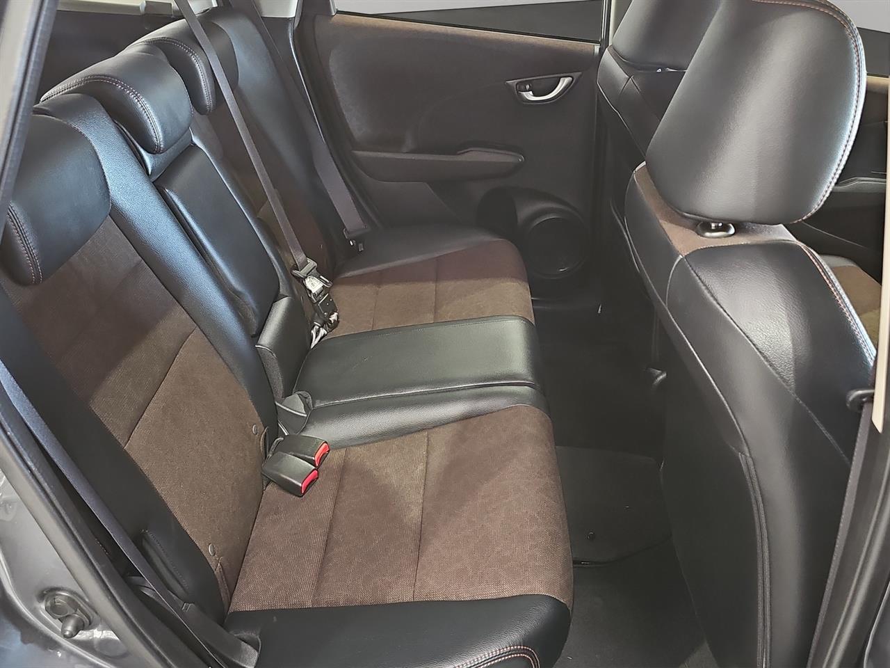 2014 Honda Fit SHUTTLE HYBRID Station Wagon CRUISE CONTROL + GREAT FUEL EFFICIENCY