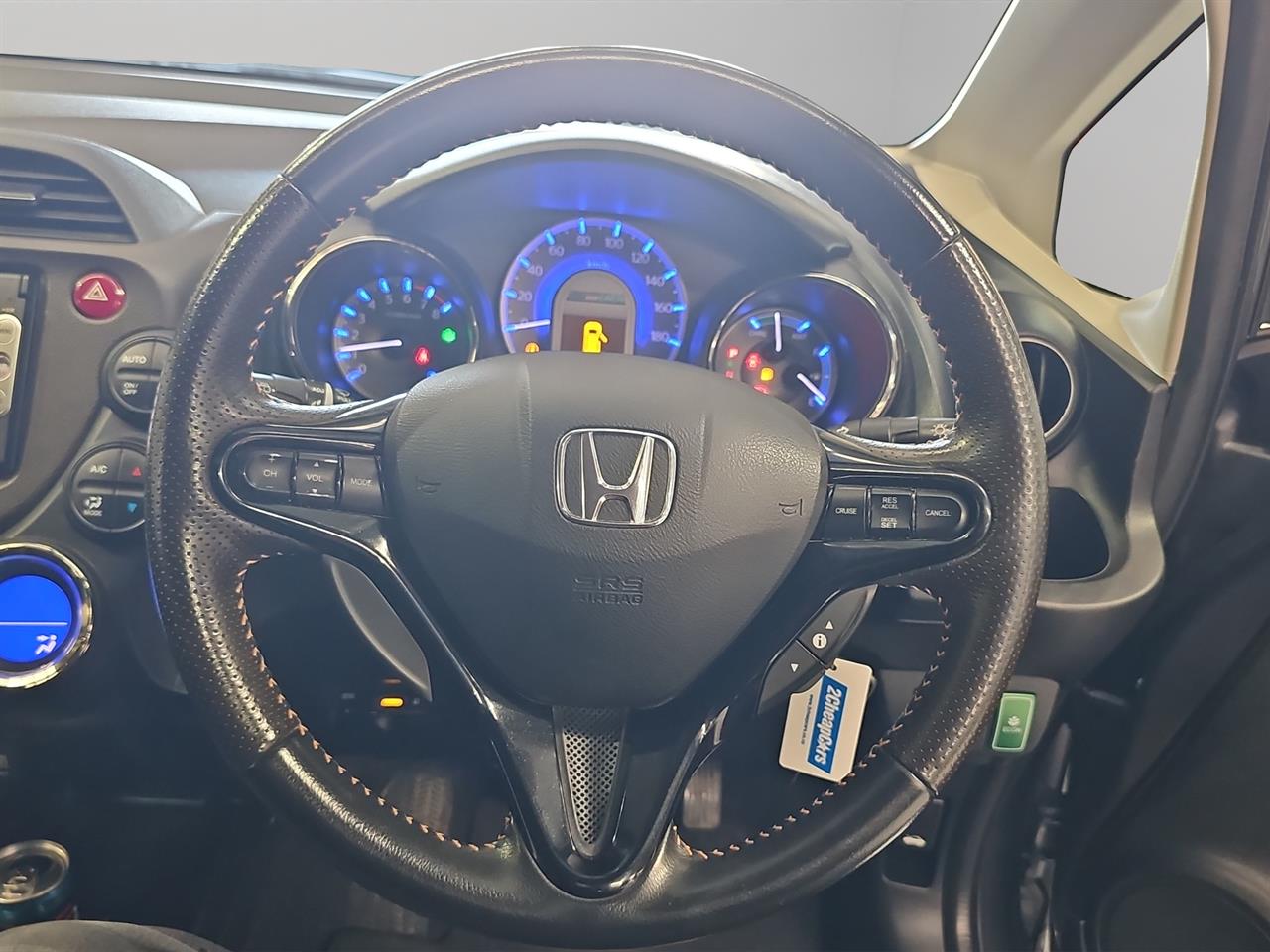 2014 Honda Fit SHUTTLE HYBRID Station Wagon CRUISE CONTROL + GREAT FUEL EFFICIENCY