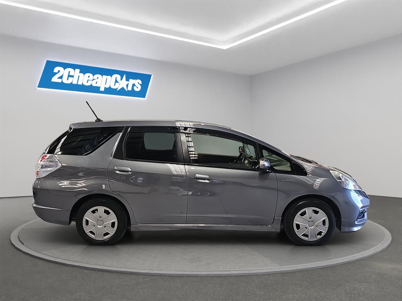 2014 Honda Fit SHUTTLE HYBRID Station Wagon CRUISE CONTROL + GREAT FUEL EFFICIENCY