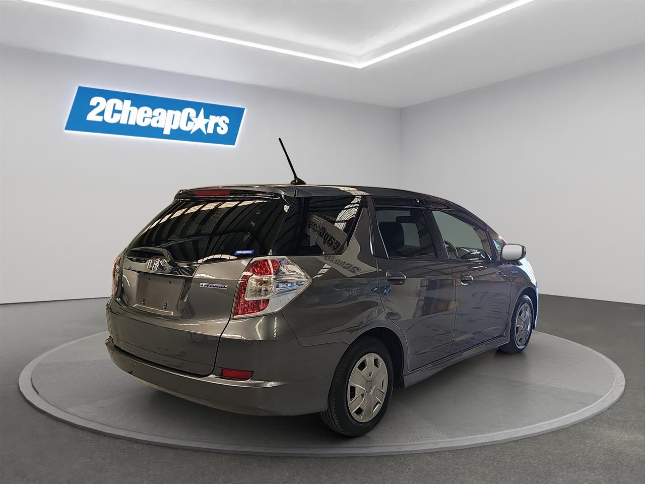 2014 Honda Fit SHUTTLE HYBRID Station Wagon CRUISE CONTROL + GREAT FUEL EFFICIENCY