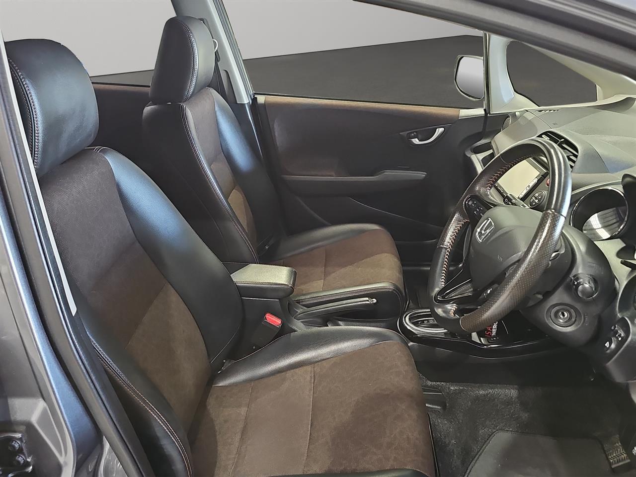 2014 Honda Fit SHUTTLE HYBRID Station Wagon CRUISE CONTROL + GREAT FUEL EFFICIENCY