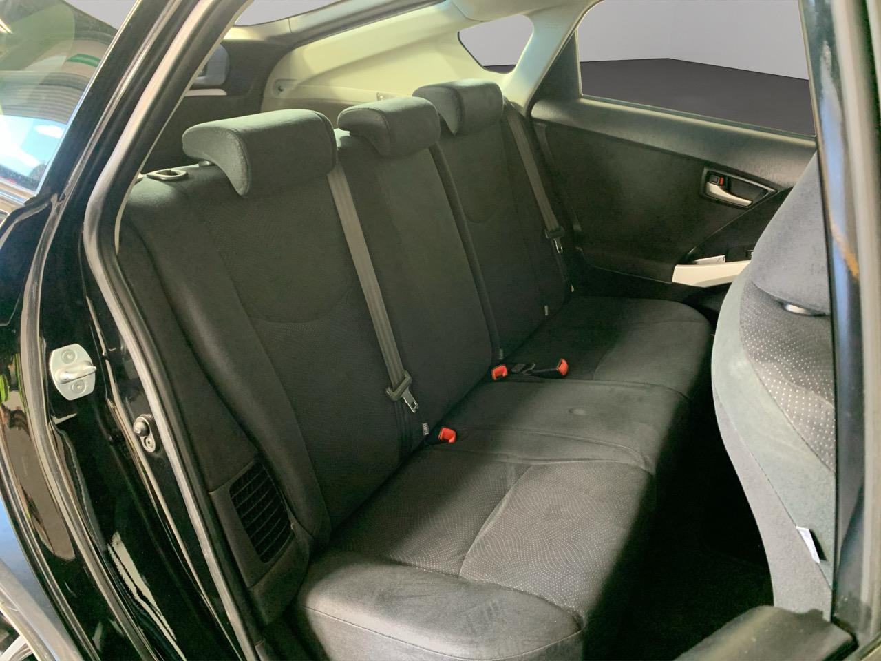 2014 Toyota Prius G Hatchback REVESING CAMERA + CRUISE CONTROL