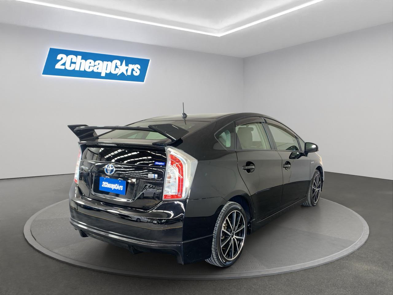 2014 Toyota Prius G Hatchback REVESING CAMERA + CRUISE CONTROL