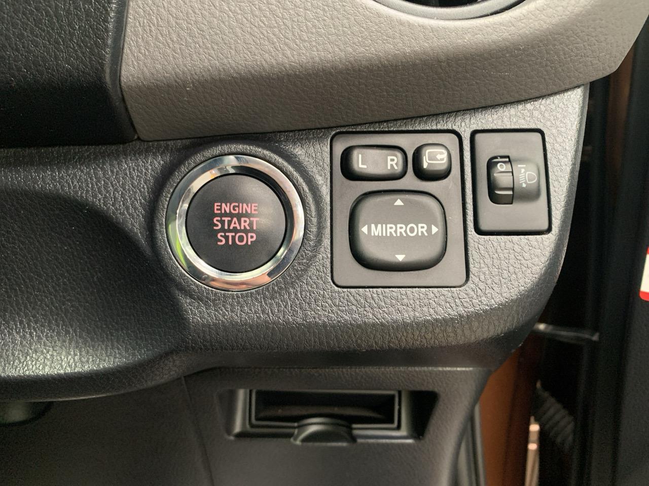 2015 Toyota Vitz Yaris F Hatchback LOW KM + PUSH START + REVESING CAMERA