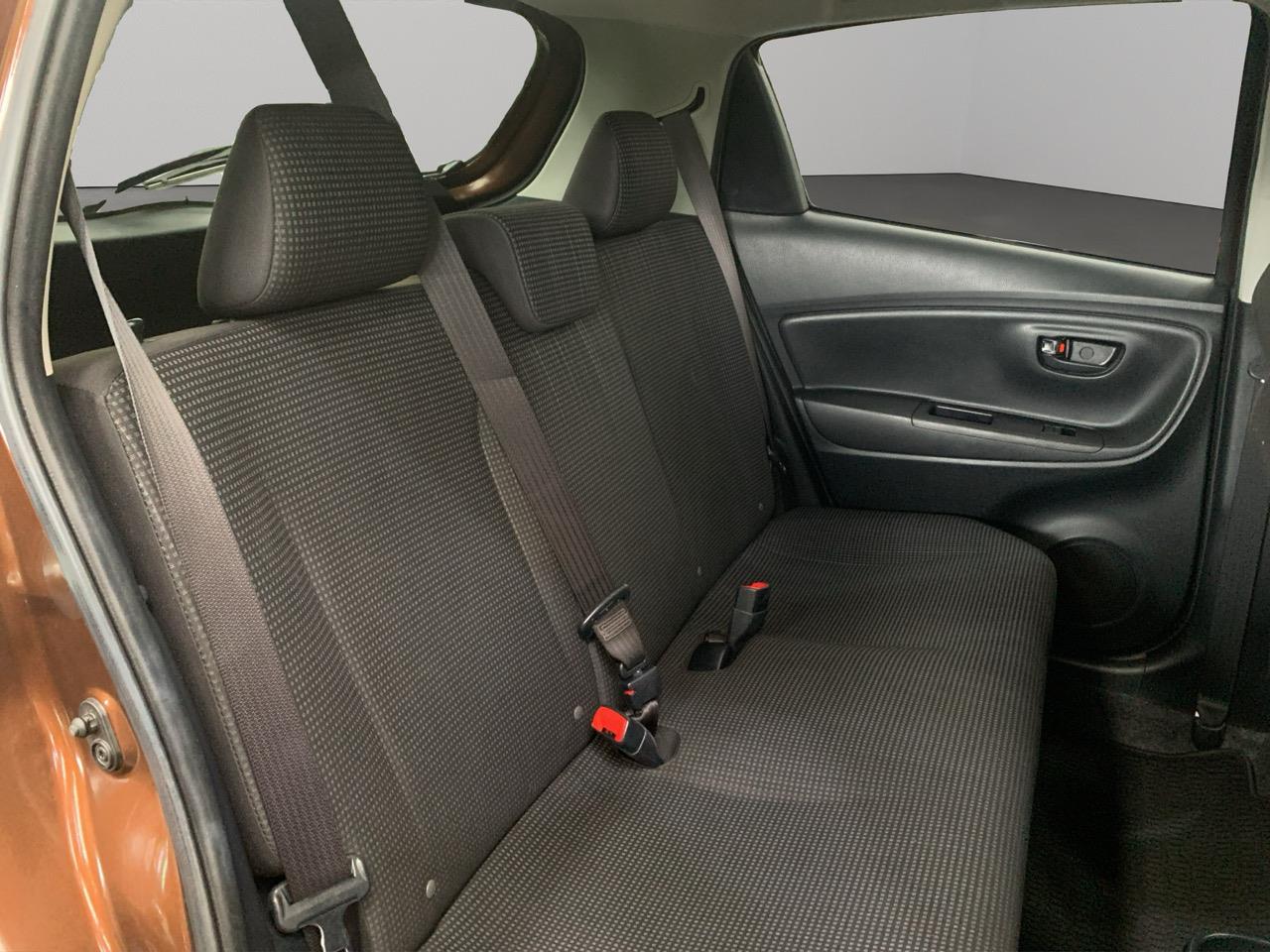 2015 Toyota Vitz Yaris F Hatchback LOW KM + PUSH START + REVESING CAMERA