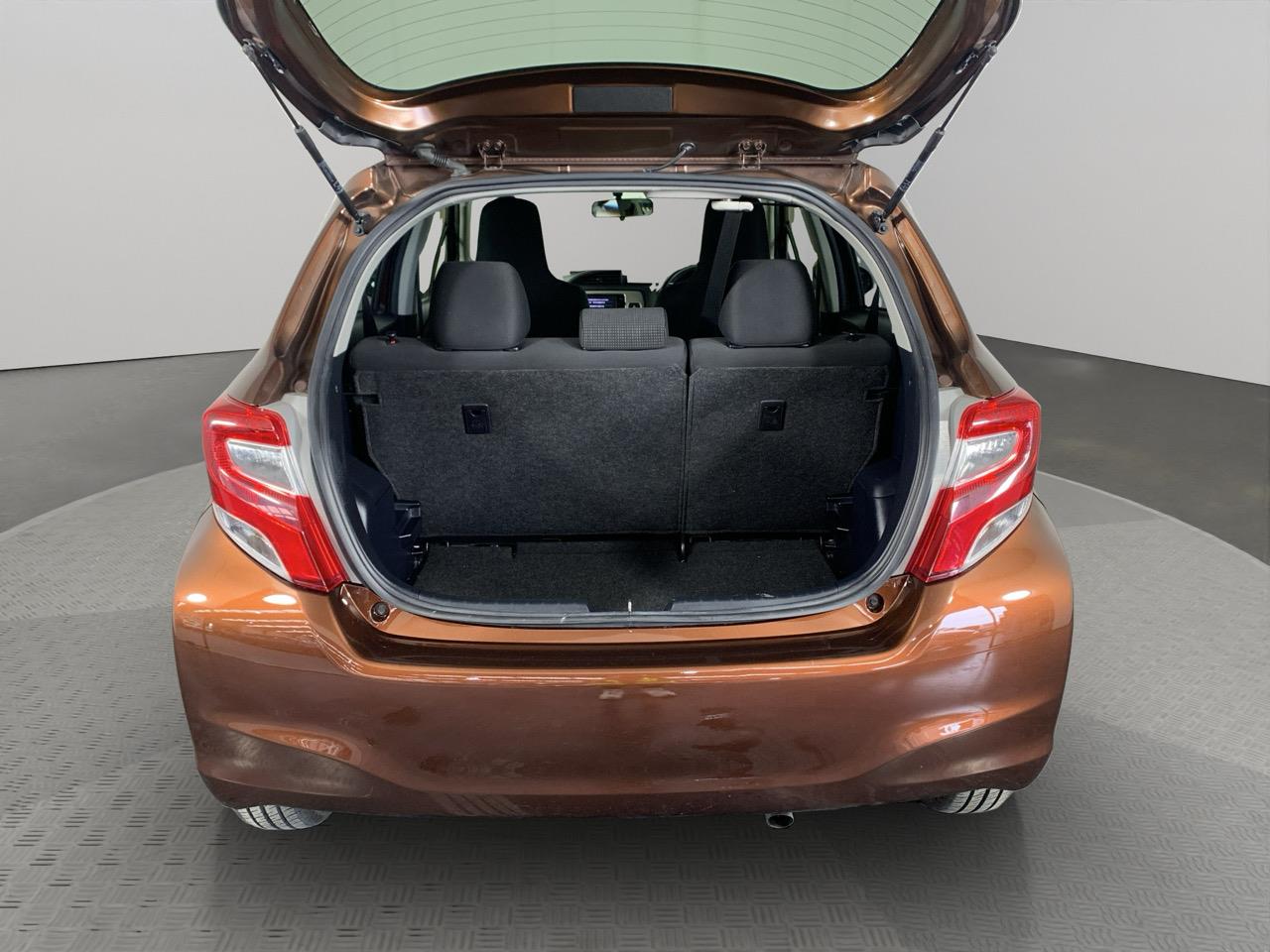 2015 Toyota Vitz Yaris F Hatchback LOW KM + PUSH START + REVESING CAMERA