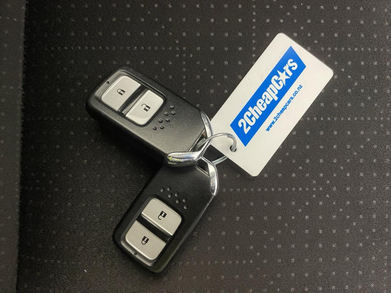 2014 Honda Fit Jazz Hybrid New Shape Hatchback PUSH BUTTON START + GREAT FUEL EFFICIENCY