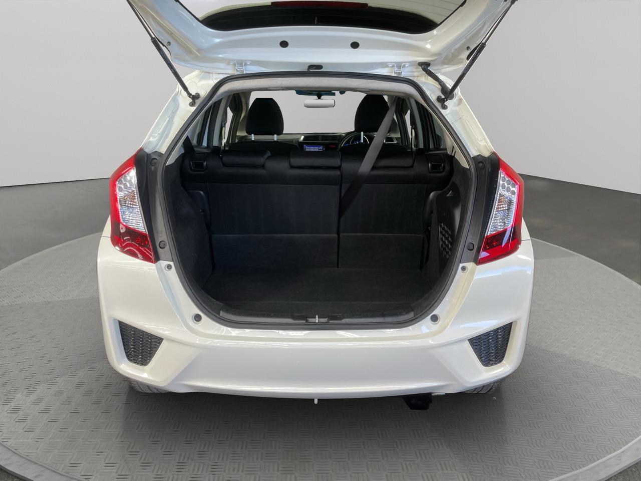 2014 Honda Fit Jazz Hybrid New Shape Hatchback PUSH BUTTON START + GREAT FUEL EFFICIENCY