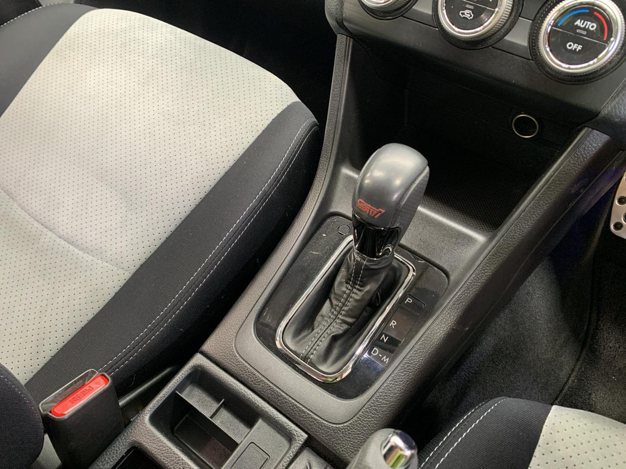 2014 Subaru XV HYBRID 2.0 L EYESIGHT AWD RV/SUV AWD + CRUISE CONTROL + POWER ADJUSTMENT SEATS