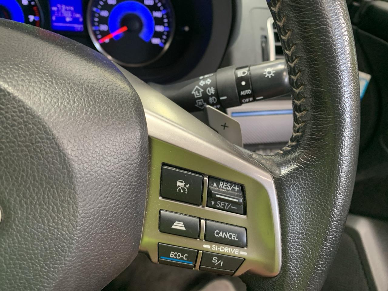 2014 Subaru XV HYBRID 2.0 L EYESIGHT AWD RV/SUV AWD + CRUISE CONTROL + POWER ADJUSTMENT SEATS