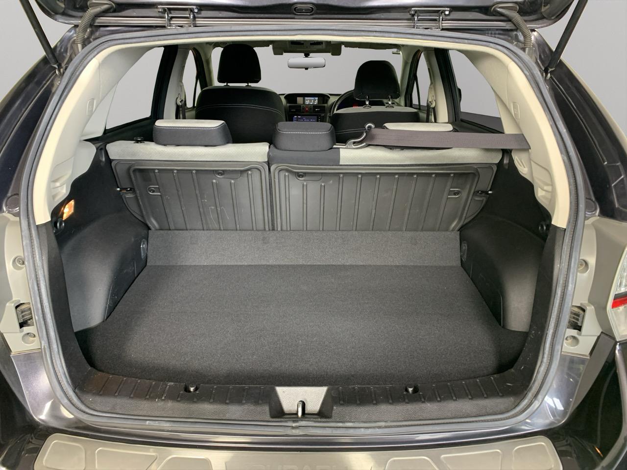 2014 Subaru XV HYBRID 2.0 L EYESIGHT AWD RV/SUV AWD + CRUISE CONTROL + POWER ADJUSTMENT SEATS