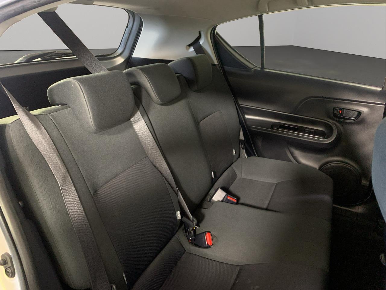 2015 Toyota Aqua Facelift Model S Hatchback PUSH BUTTON START + AUTO LIGHTS + REVERSING CAMERA