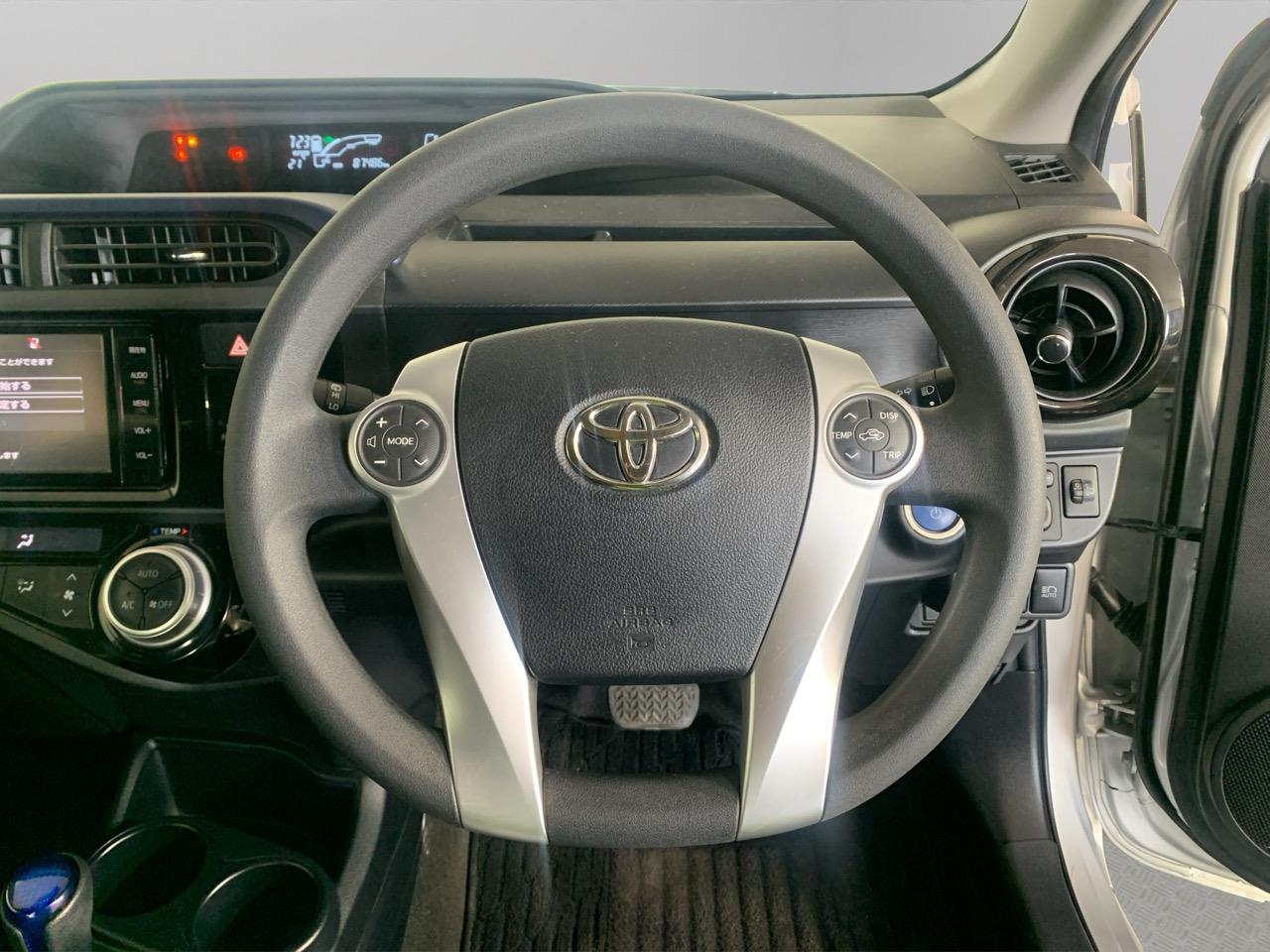 2015 Toyota Aqua Facelift Model G Hatchback PUSH BUTTON START + AUTO LIGHTS + REVERSING CAMERA