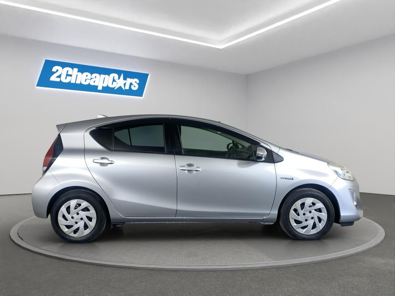 2015 Toyota Aqua Facelift Model G Hatchback PUSH BUTTON START + AUTO LIGHTS + REVERSING CAMERA