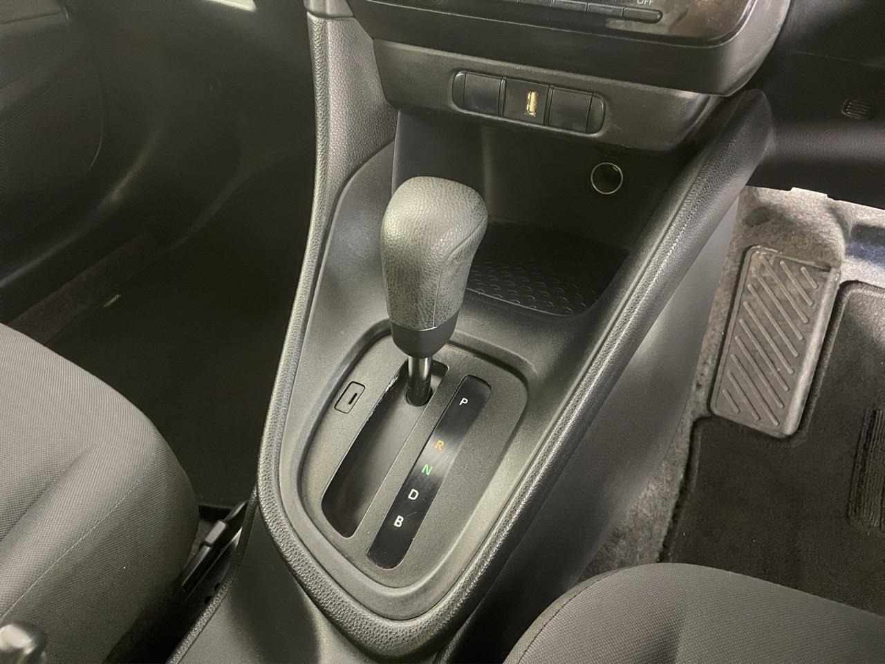 2020 Toyota Yaris Hybrid Late Shape Hatchback CRUISE CONTROL + AUTO LIGHTS + PUSH START