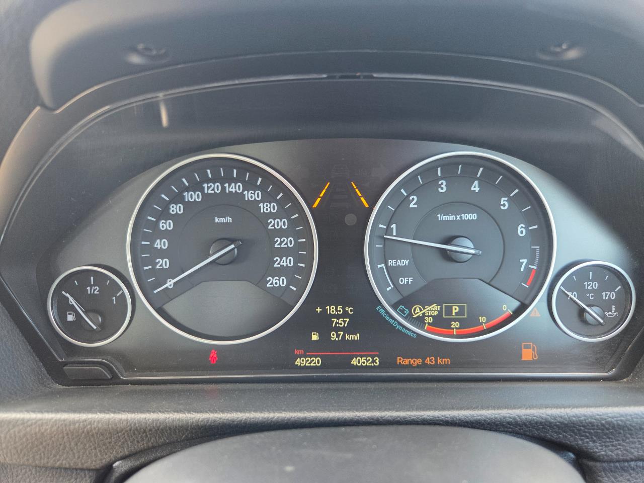 2014 BMW 320i  Station Wagon LOW KM + REVERSING CAMERA + PARKING SENSOR