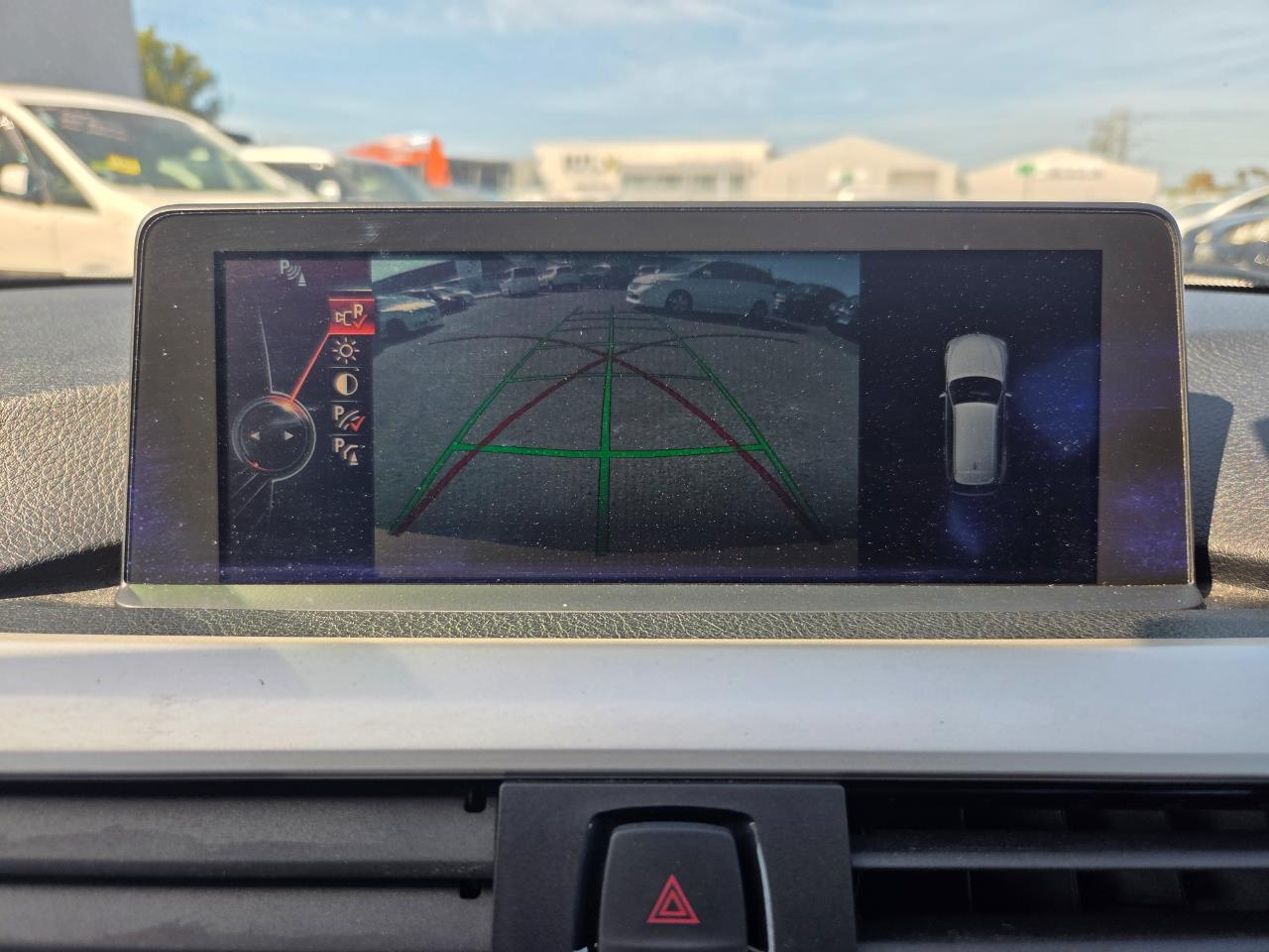 2014 BMW 320i  Station Wagon LOW KM + REVERSING CAMERA + PARKING SENSOR