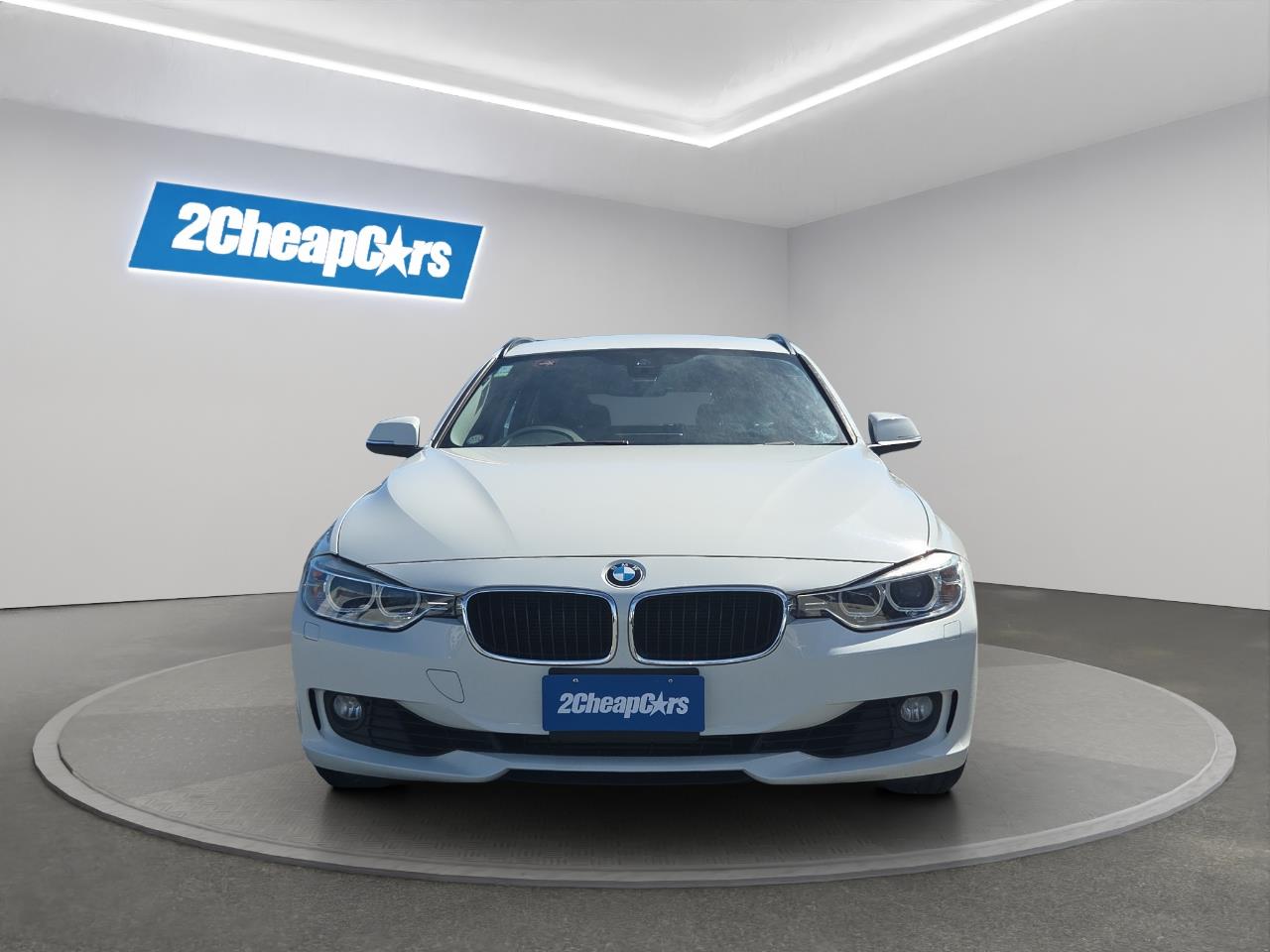 2014 BMW 320i  Station Wagon LOW KM + REVERSING CAMERA + PARKING SENSOR