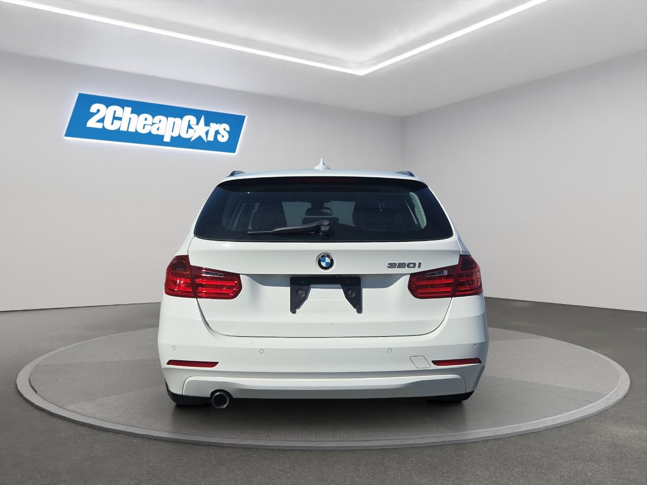 2014 BMW 320i  Station Wagon LOW KM + REVERSING CAMERA + PARKING SENSOR