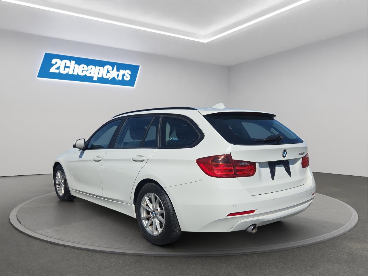 2014 BMW 320i  Station Wagon LOW KM + REVERSING CAMERA + PARKING SENSOR