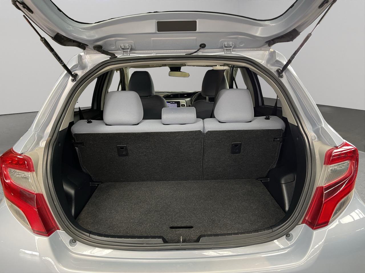 2015 Toyota Vitz Jewela Hatchback PUSH BUTTON START + AUTO LIGHTS