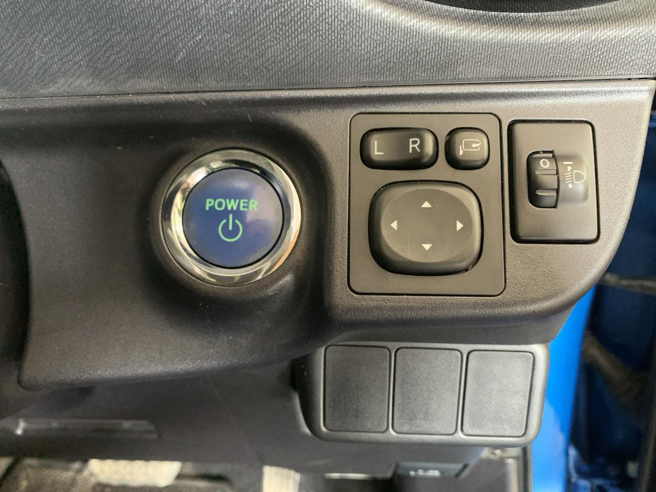 2016 Toyota Aqua Facelift Model S Hatchback LOW KM + PUSH BUTTON START + AUTO LIGHTS