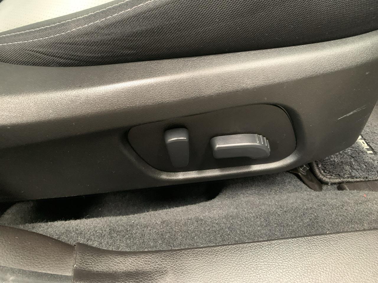 2013 Subaru XV HYBRID AWD RV/SUV AWD + CRUISE CONTROL + POWER ADJUSTMENT SEATS