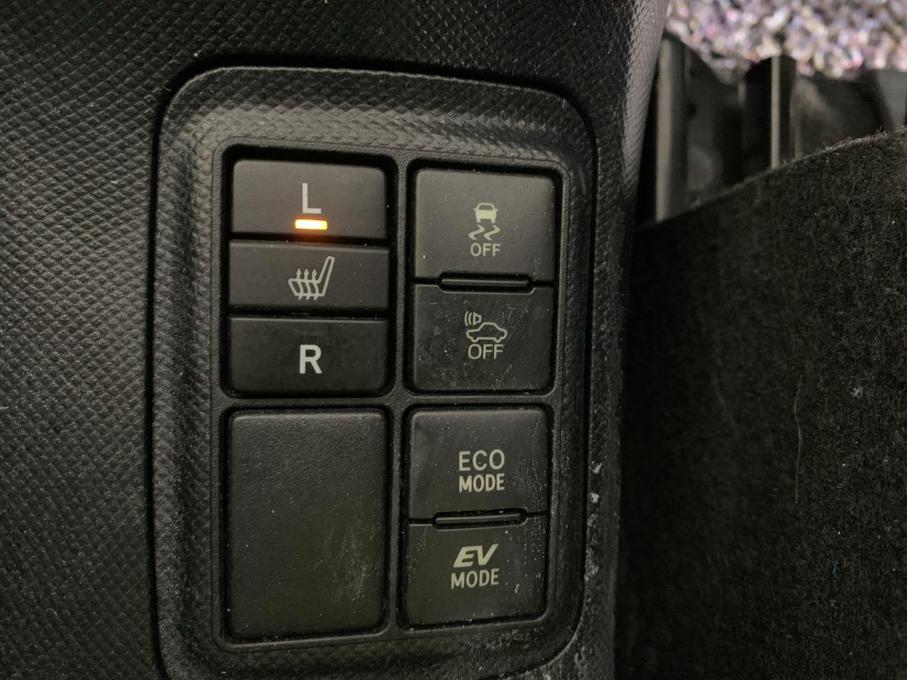 2017 Toyota Aqua Facelift Model G Black Soft Leather Selection Hatchback LOW KM + CRUISE CONTROL + REVERSING CAMERA