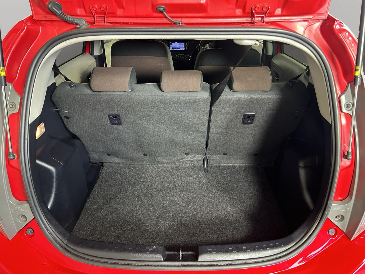 2012 Toyota Aqua G Hatchback REVERSING CAMERA + PUSH BUTTON START + AUTO LIGHTS