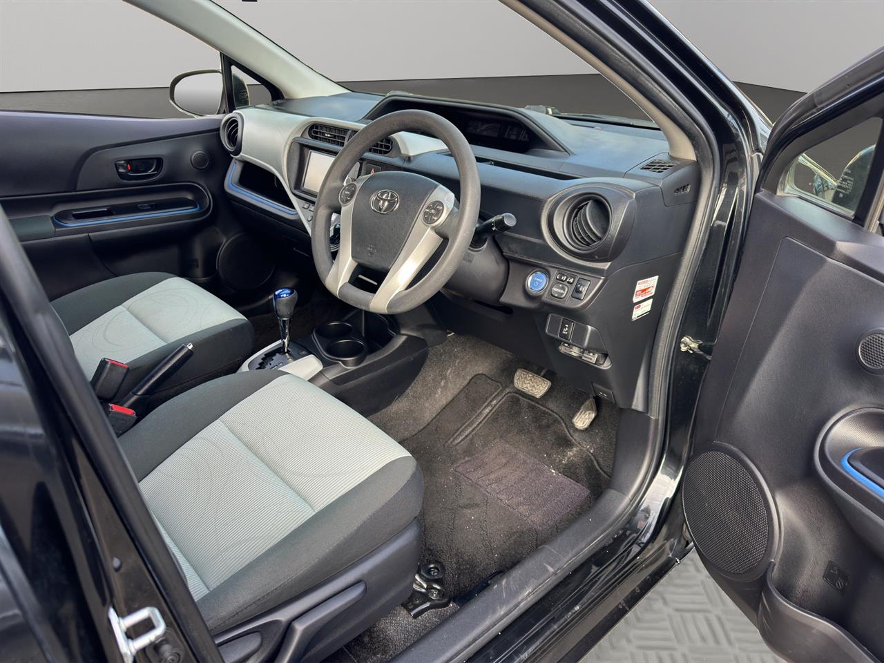 2013 Toyota Aqua S Hatchback PUSH BUTTON START + AUTO LIGHTS + REVERSING CAMERA