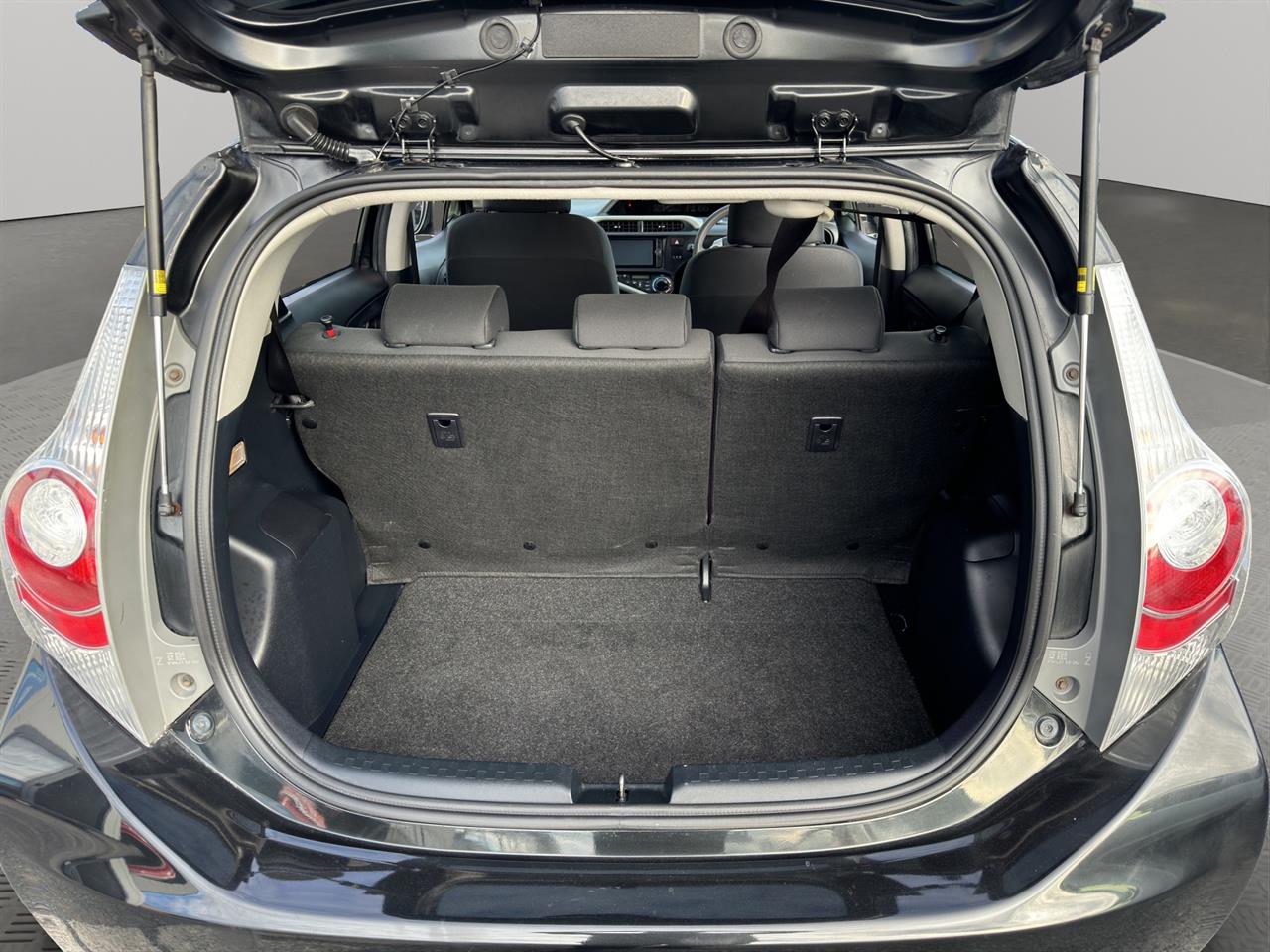 2013 Toyota Aqua S Hatchback PUSH BUTTON START + AUTO LIGHTS + REVERSING CAMERA