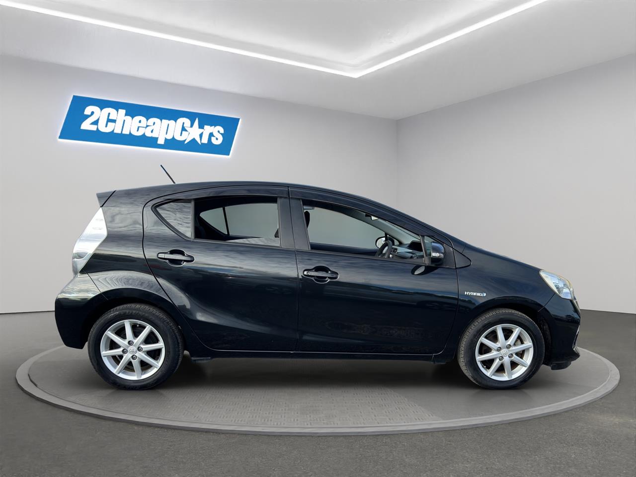 2013 Toyota Aqua S Hatchback PUSH BUTTON START + AUTO LIGHTS + REVERSING CAMERA