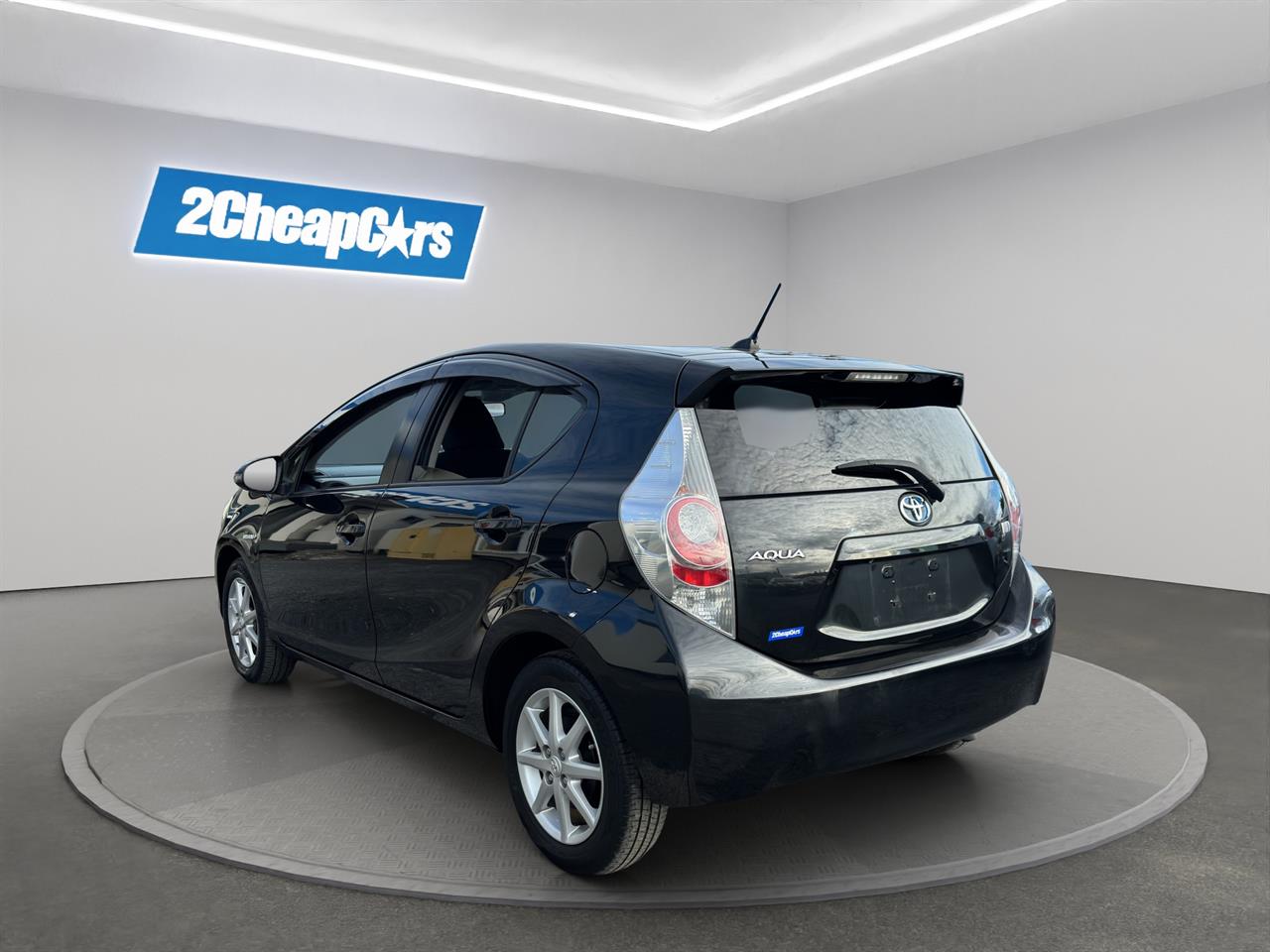 2013 Toyota Aqua S Hatchback PUSH BUTTON START + AUTO LIGHTS + REVERSING CAMERA