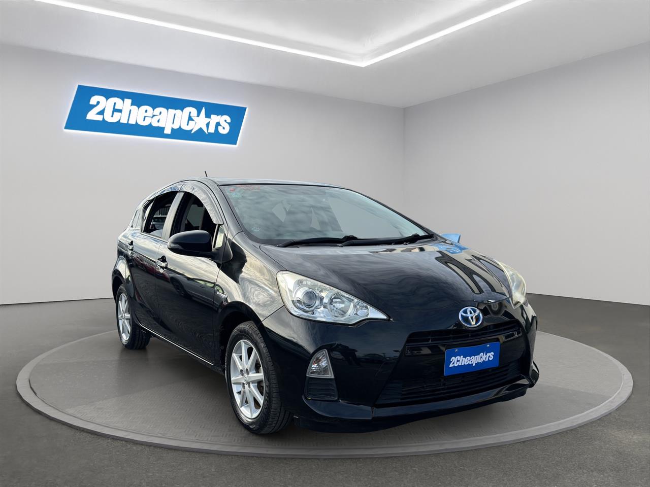 2013 Toyota Aqua S Hatchback PUSH BUTTON START + AUTO LIGHTS + REVERSING CAMERA