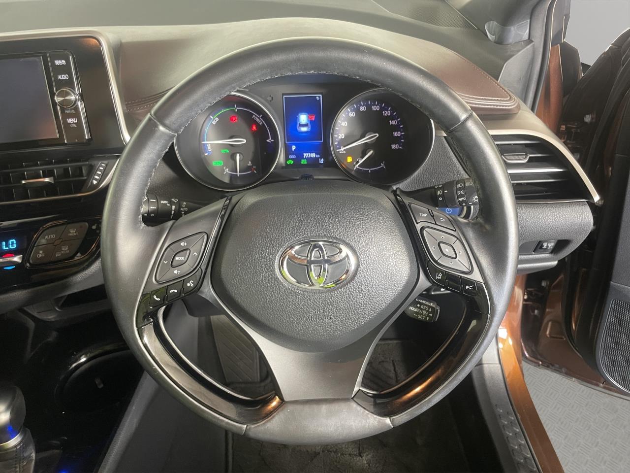 2017 Toyota C-HR HYBRID G LEATHER EDITION RV/SUV REVERSING CAMERA + HEATED SEATS + CRUISE CONTROL