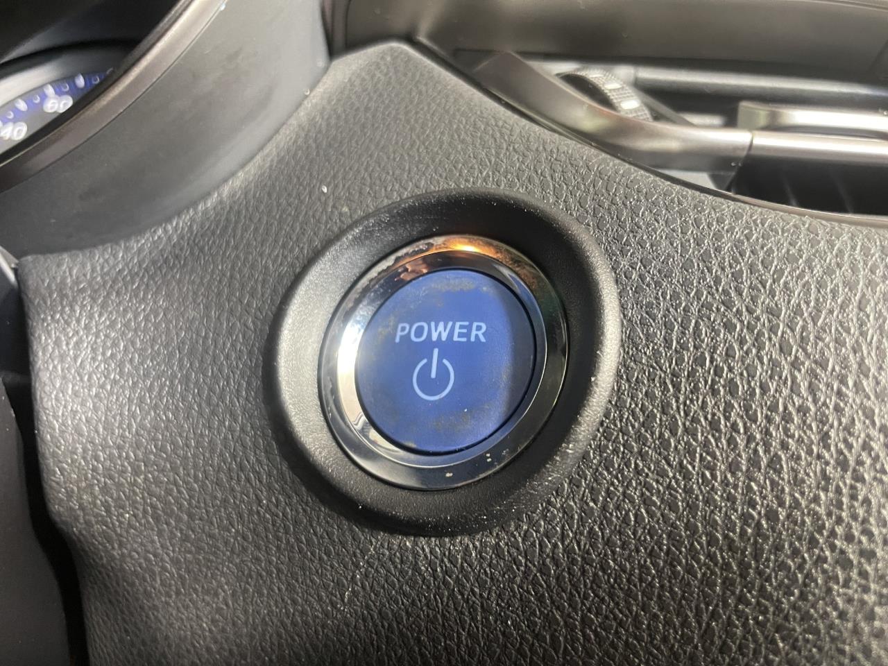 2017 Toyota C-HR HYBRID G LEATHER EDITION RV/SUV REVERSING CAMERA + HEATED SEATS + CRUISE CONTROL