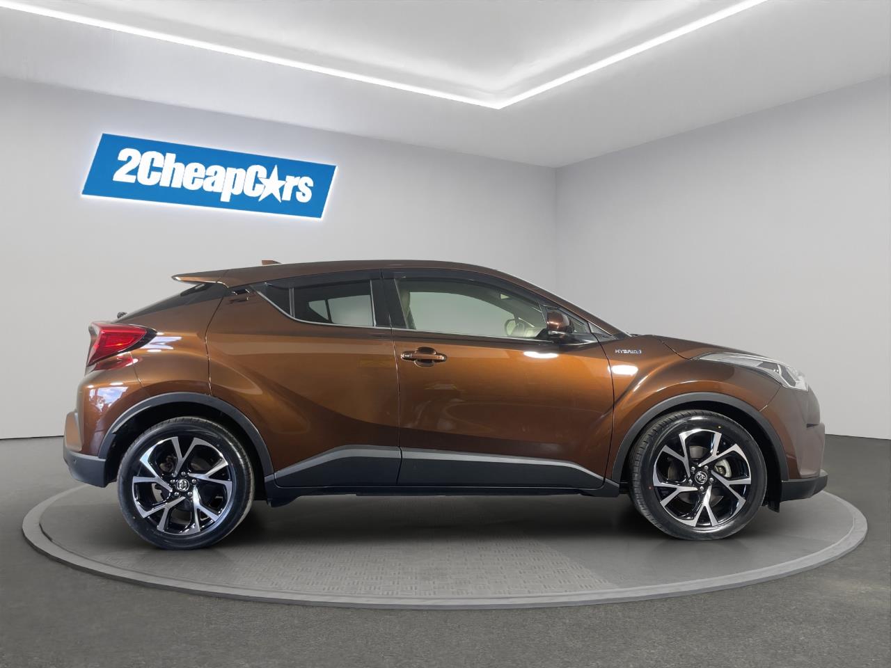 2017 Toyota C-HR HYBRID G LEATHER EDITION RV/SUV REVERSING CAMERA + HEATED SEATS + CRUISE CONTROL