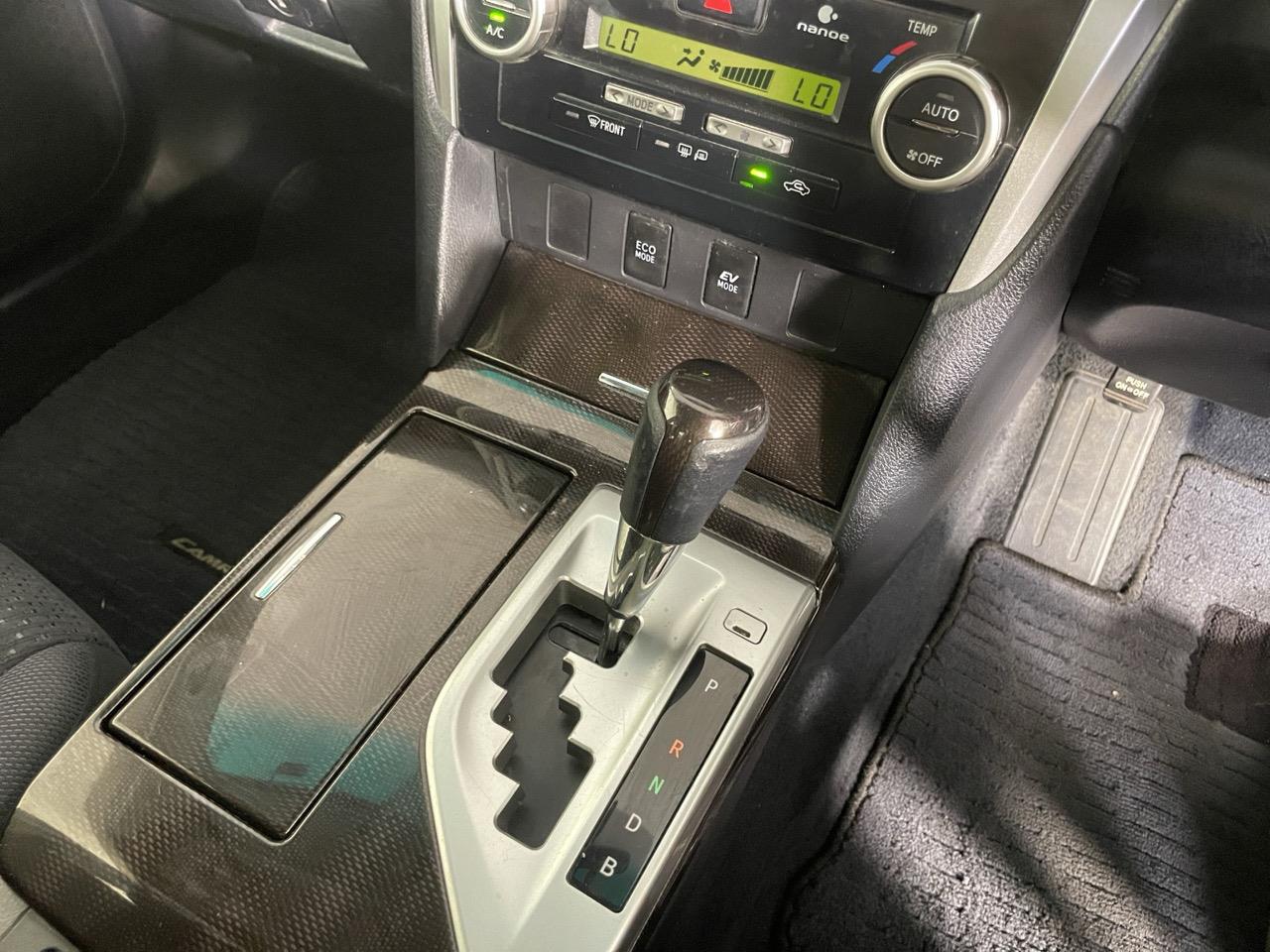 2012 Toyota Camry Hybrid Sedan REVERSING CAMERA + PUSH SRART + AUTO LIGHTS