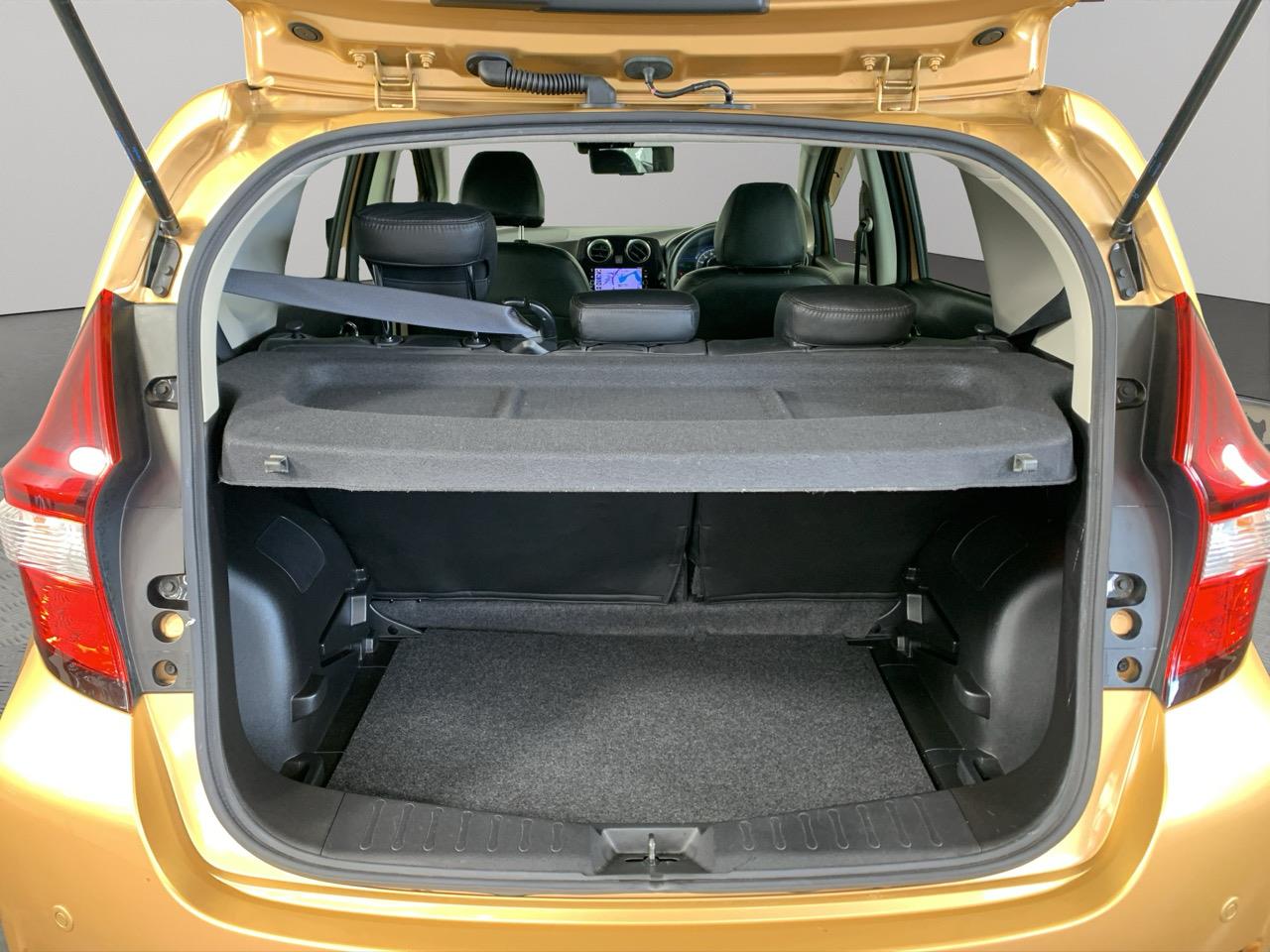 2017 Nissan Note e-power Hatchback PARKSING SENSORS + PUSH BUTTON START + AUTO LIGHTS