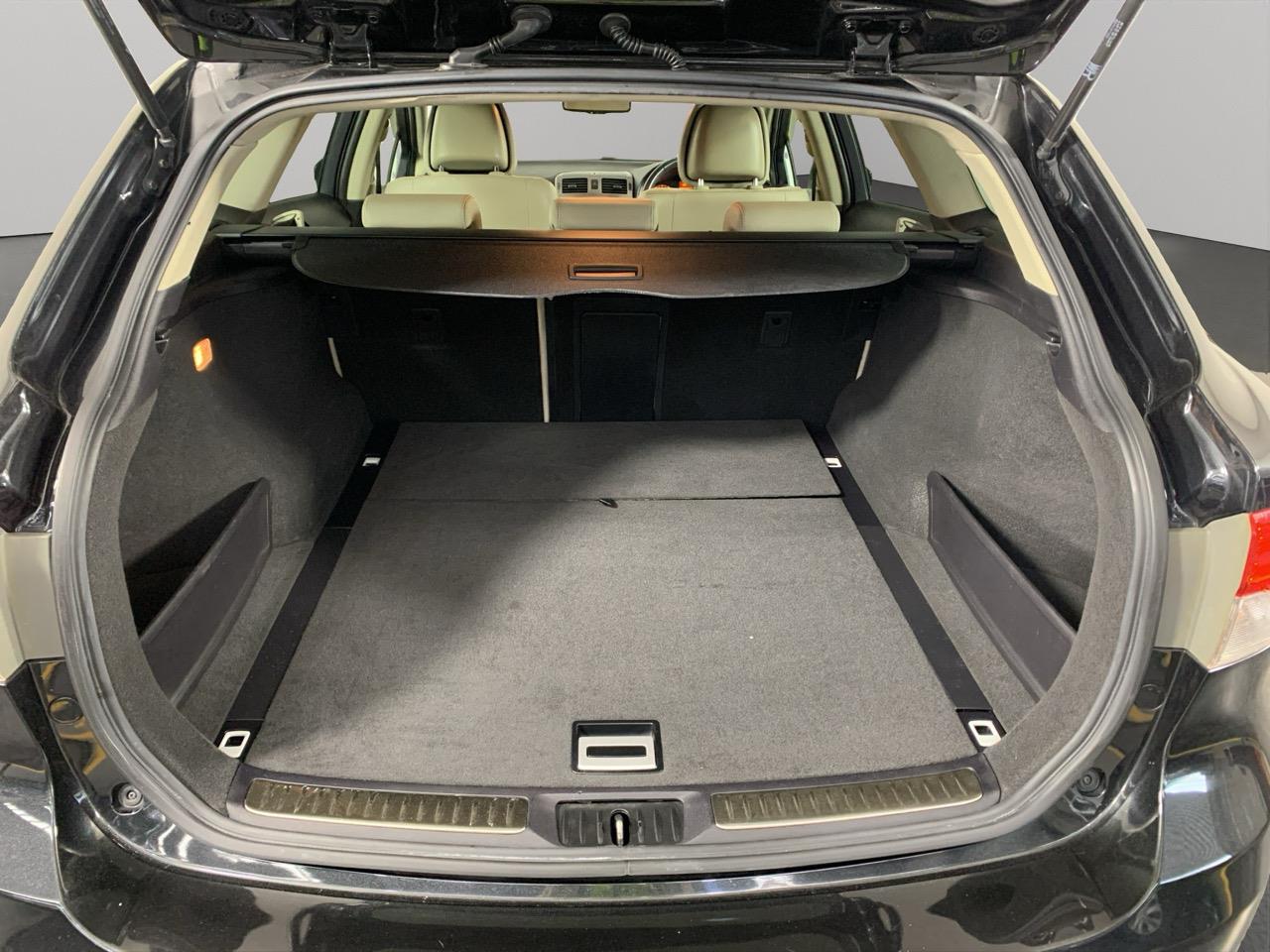 2013 Toyota Avensis WAGON Station Wagon CRUISE CONTROL + REVERSING CAMERA + TIPTRONIC