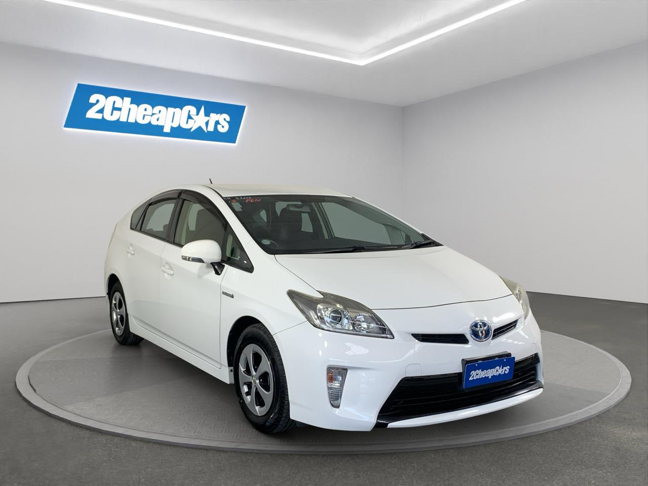 2014 Toyota Prius G Hatchback REVESING CAMERA + PUSH SRART + AUTO LIGHTS