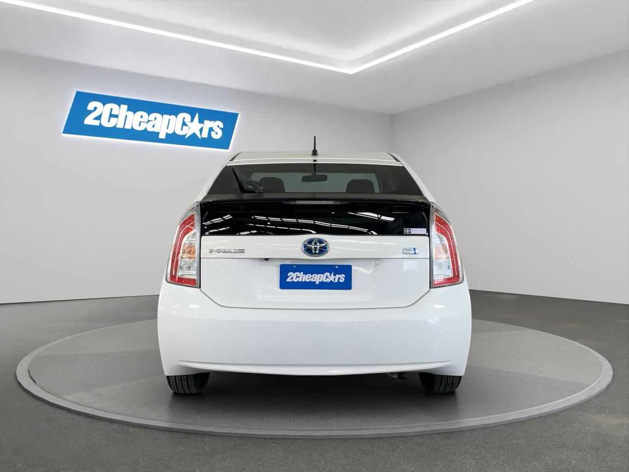 2014 Toyota Prius G Hatchback REVESING CAMERA + PUSH SRART + AUTO LIGHTS